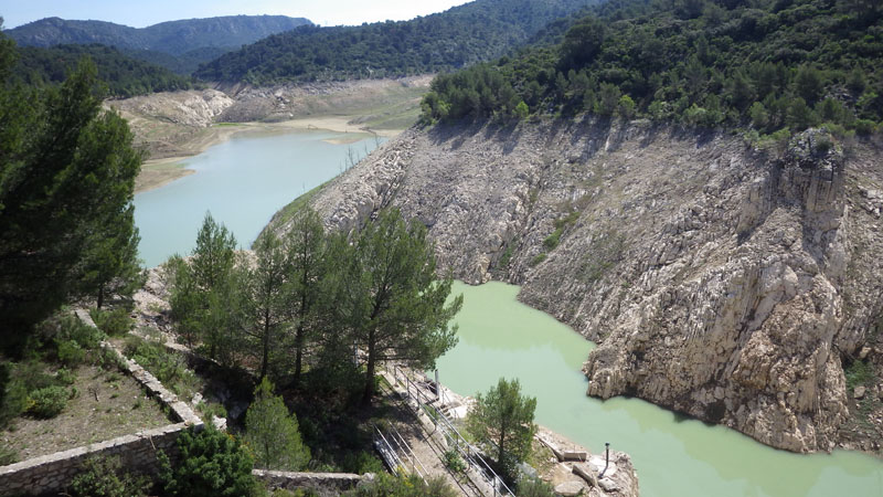 Barrage de Bimont asseché