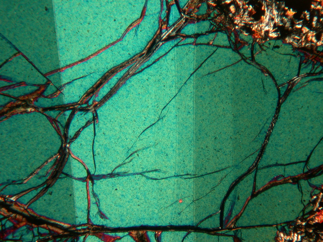 Macle mécanique, olivine, basanite, Rougiers
