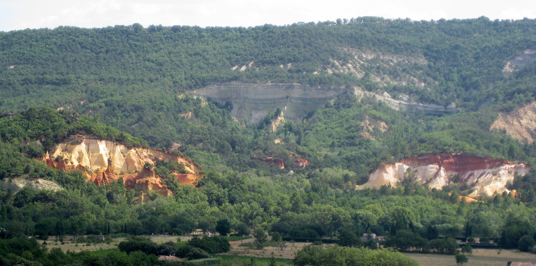 Vue générale du site de Rustrel - Ocres du bassin d'Apt